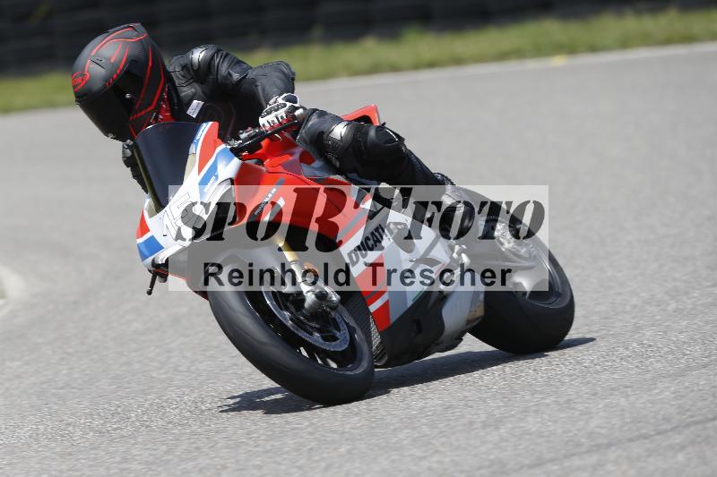 /27 12.06.2025 Ducati Schweiz Trackday Warmup  ADR/gruen-vert/15